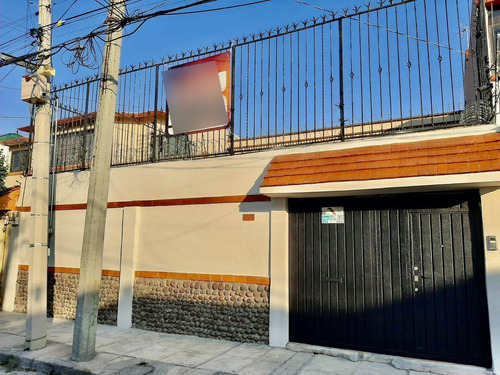 Casa En Venta  Cerca De  Tezozomoc, Azcapotzalco, Remodelada