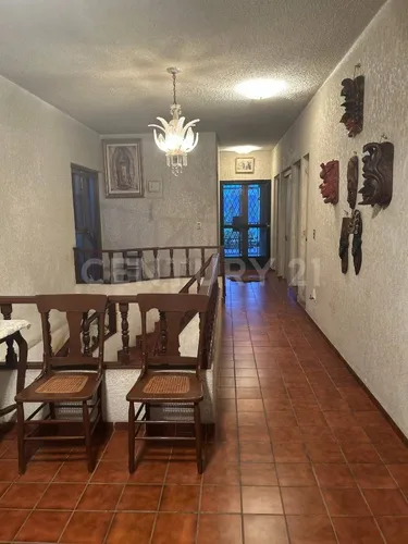 Casa En Venta En Col. Mitras Centro En Monterrey