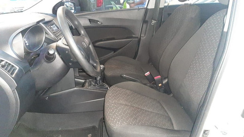 Imagem 13 de 15 de Hyundai Hb20 1.0 Comfort Plus 12v 2016