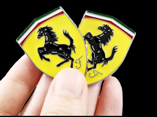 2 Emblema 3d  Pequeño Metal Amarillo Ferrari Caballo 