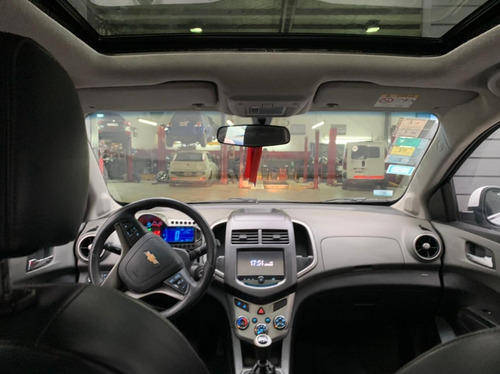 Imagen 8 de 12 de Chevrolet Sonic Ltz
