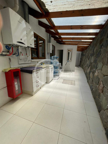 Linda Casa En Venta De 5 D En Cond. Refugios Del Arrayán
