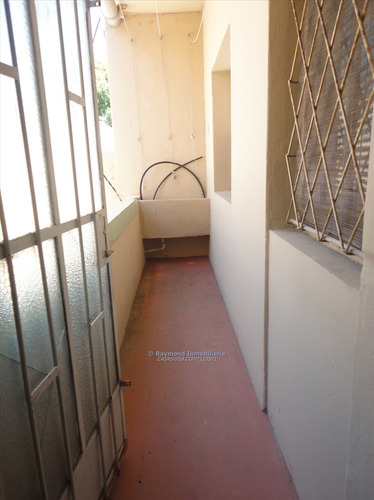 Apartamento En Venta. 2 Dormitorios Y Demás, 1º Por Esc.