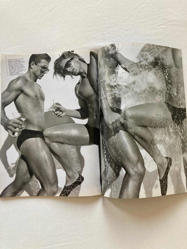Revista Out / Summer Home Special Mayo 2006 Impecable Lgbt+ (Usado)