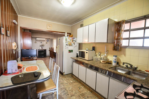 Casa Con Local En Venta En Tolosa