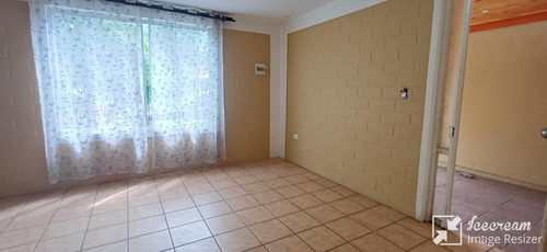 Hermosa Casa En Labranza De 2d- 1b- Estac.- Patio- Rejas