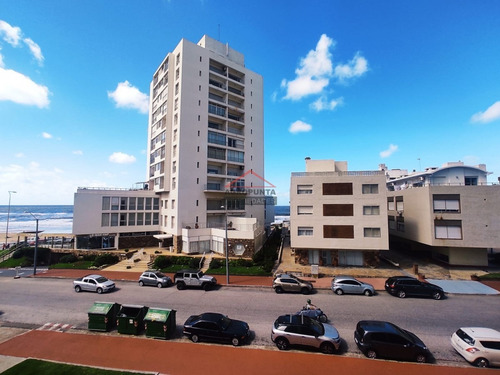 Apartamento En Península * 1 Y Medio Dormitorios Venta- Ref: 2823