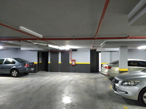 Imagen 4 de 7 de Dueño Vende - Cochera Cubierta - Con Personal De Seguridad Las 24h