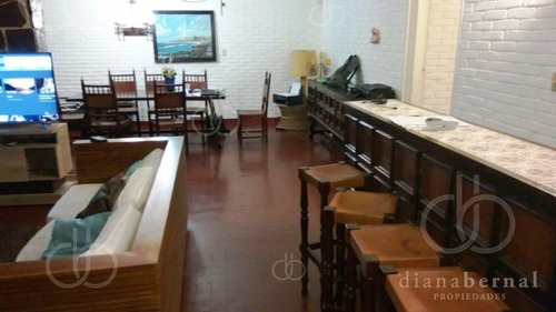 Punta Del Este, Chalet De 5 Dormitorios Y Piscina-- Ref: 54164