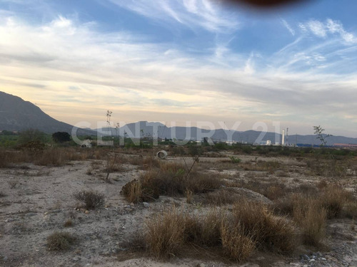 Terreno En Ramos Arizpe Con Via De Ferrocarril
