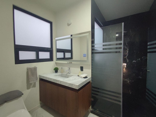 Casa En Venta En Fraccionamiento Burgos Bugambilias