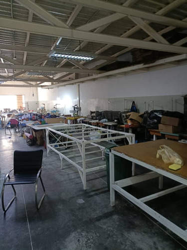 Venta De Local Y Fondo De Comercio Ferreteria Y Venta De Diversos Articulos Ubicado En La Av Nueva Granada Yc