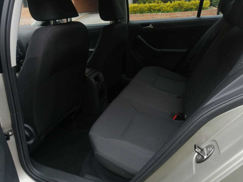 Volkswagen New Jetta At 2500