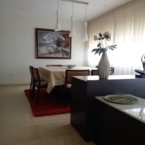 Imagen 2 de 9 de Judithe. Venta Apto 301m2 En Maracaibo Av.milagro..