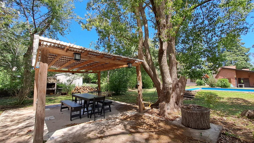 Casa En Venta - 2 Dormitorios 1 Baño - Cochera - 2470mts2 - Comarca Del Sol, Exaltación De La Cruz