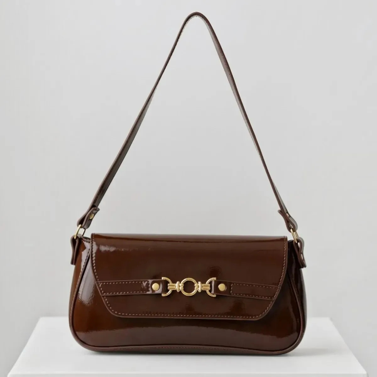 Bolsa De Ombro Baguete Tiracolo Média Feminina Casual Cor  Verniz-café