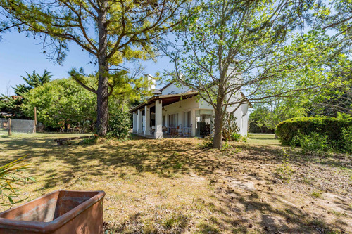 Venta/permuta - Casa - 2 Dormitorios - Solares De Carcaraes, Iriondo