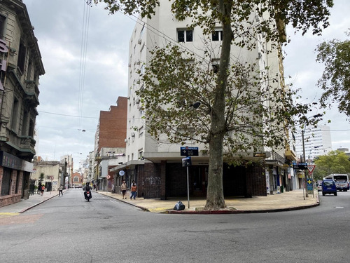 Venta Apartamento 3 Dormitorios Servicio Y Garaje En Cordón