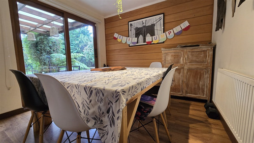 Casa En Venta De 5 Dorm. En Puerto Varas