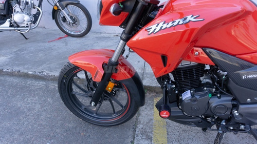 Imagen 2 de 16 de Hunk 190 Fi 0km 2022 + Baul Portacasco No Bajaj Ns 200 Usado