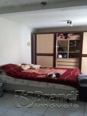 Imagem 3 de 7 de Sobrado Com 03 Dormitorios E 2 Vagas De Garagem. - V-3799