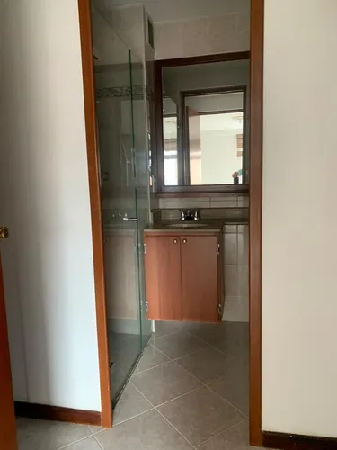 Vendo Apartamento Ubicado En La Parte Baja De La Loma De Los Bernal, Suoer Bien Ubicado