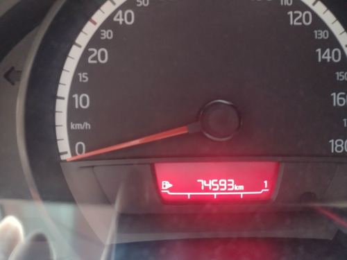 Imagen 10 de 15 de Volkswagen Up! 2017 1.0 Take Up! Aa 75cv