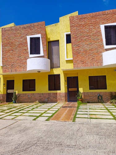 Townhouse En Res. Danubio Manantial Naguanagua Za