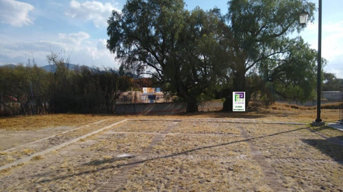 Terreno Residencial Club De Golf, Cisnes Sup. 700.57 Mts