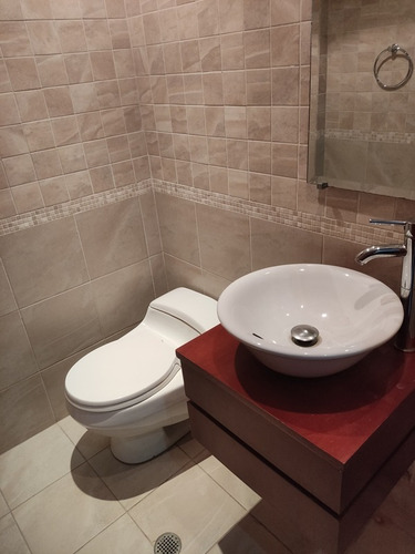 Town House En Venta En Residencias Vista Al Lago Altos De Guataparo Valencia. St