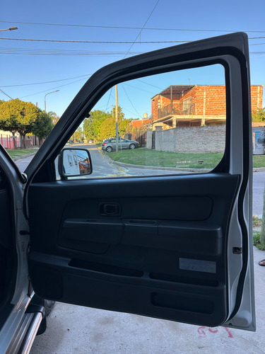 Nissan NP300 2.5 Cabina Doble 133cv 4x2