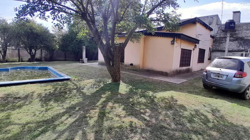 Casa Quinta En Venta - 2 Dormitorios 1 Baño - Moreno