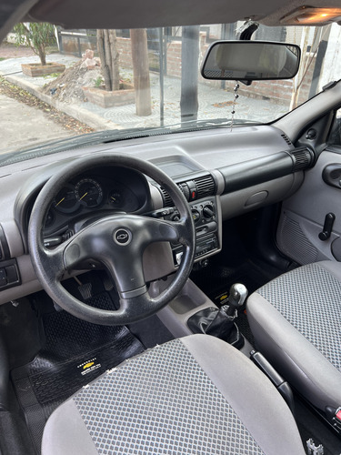 Chevrolet Corsa Classic 1.6 Gl 3p