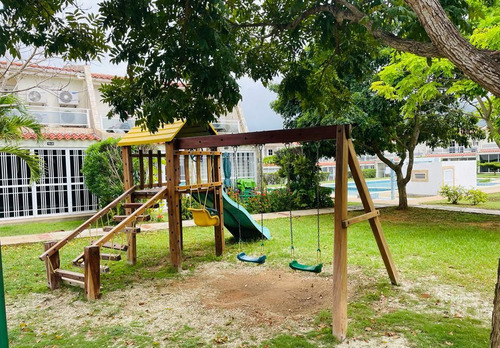 Excelente Townhouse Duplex Urb.brisas De San Miguel A Cinco Minutos Del Sambil