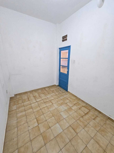 Dos Locales Y Un Departamento Con Cochera En Venta En Villa Bosch