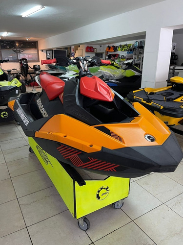 Imagen 2 de 5 de Sea Doo Spark Trixx 2018 Astillero Victoria
