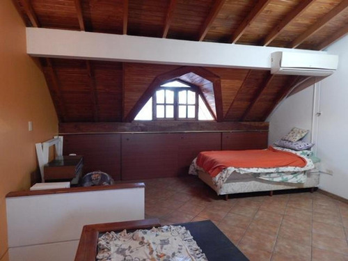 Imagen 10 de 13 de Triplex - Frente - 4 Ambientes - Cochera - Castelar Norte