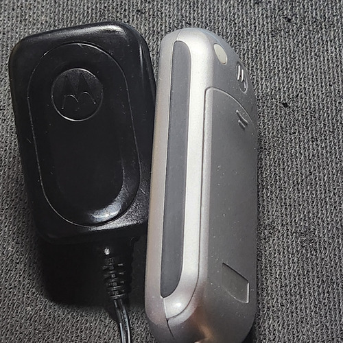 Celular Motorola C139 Telcel Funcionando Bien, Cargador Original, Basico Económico Retro Clasico Barato, Nokia C3 1200 N8 N96 C3 5300 3220 1100 1108 (Usado)