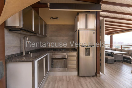 Imponente Y Moderno Ph En Venta En Los Chaguaramos. Yr25-18095. Servicio De Agua Constante, Gas Directo, Internet De Fibra Óptica Y Línea Cantv.