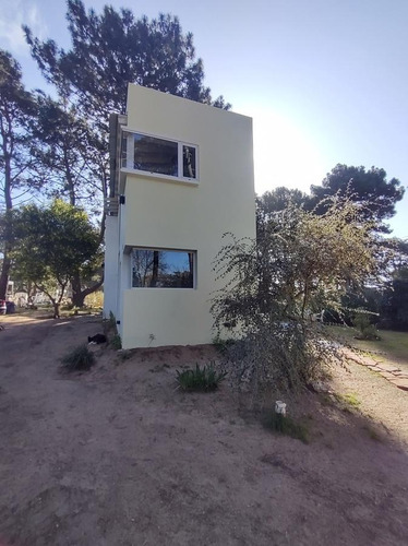 Casa En Venta - 3 Dormitorios 2 Baños - 90mts2 - Ostende