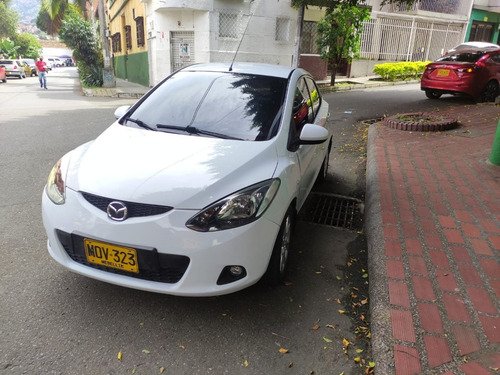 Imagen 3 de 15 de Mazda 2 Automático 1.500 5p