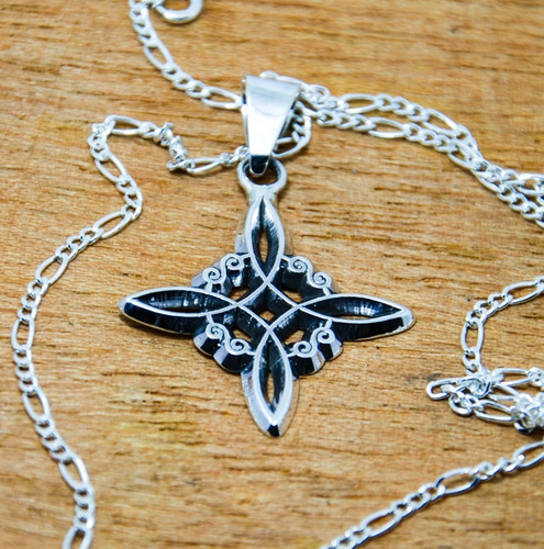 Imagen 7 de 7 de Dije De Plata Nudo De Brujas Con Cadena.