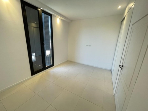 Imagen 14 de 23 de Triplex A Estrenar De Categoria En Venta, San Miguel.