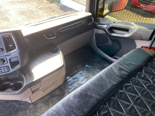 Imagem 8 de 14 de Scania R450 A6x2 2019 Cabine Alta Ntg Pacote Luxo Seminovo
