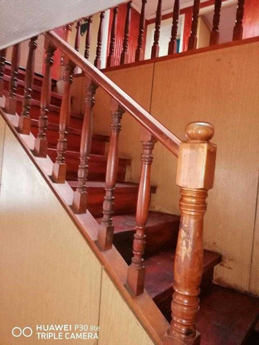 Casa De Esquina Con Excelente Ubicación