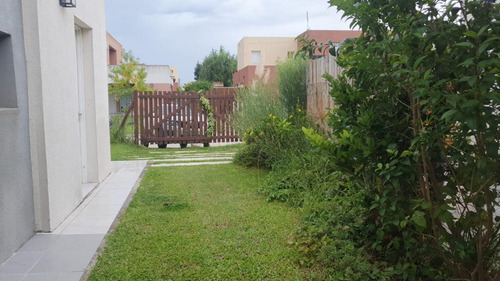 Imagen 18 de 30 de Casa En Venta Villanueva Casas De Santa Maria 3 Dormitorios Pileta Jardin Galeria Parrilla