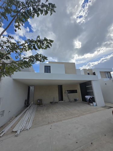 Casa En Venta Ubicada En Moravia Temozón Norte, Entrega Inmediata