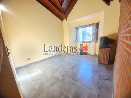 Imagen 3 de 30 de Casa 5 Amb. - Lote Propio De 10 X 40 - Todos Los Servicios Conectados!!