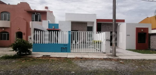 Casa En Venta Pedro Cervantes Vázquez 141, Residencial Esmeralda Norte