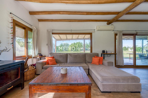 Casa En Venta Sobre Lote De 1 Hectarea En Loma Escondida, Open Door